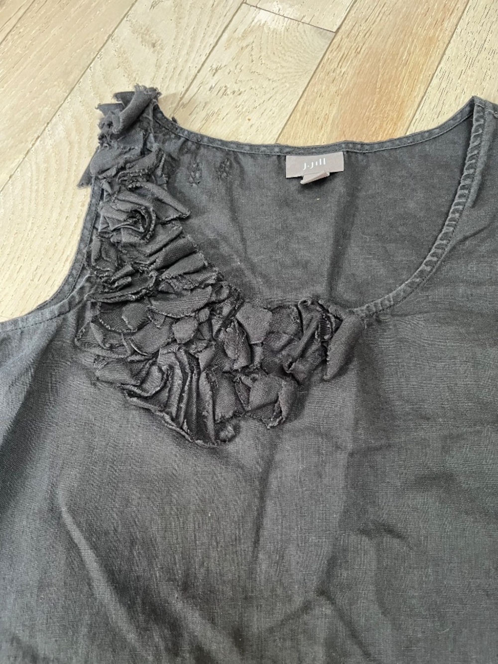 J Jill Linen 100% Linen SP Black Tank Floral Collar Top Romantic Quiet Luxury
